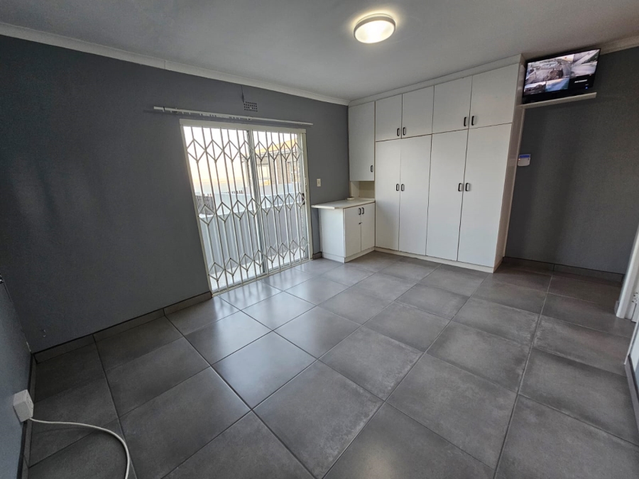 To Let 5 Bedroom Property for Rent in Saldanha Heights Western Cape